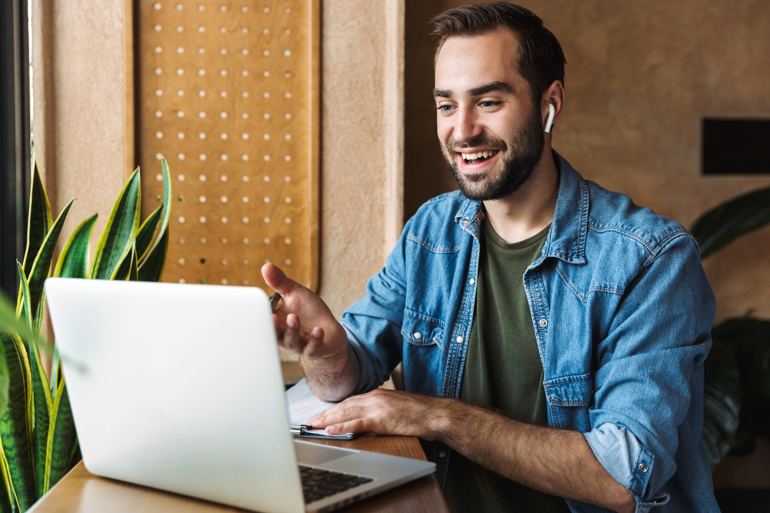 17 Best Remote Jobs with Paid Training Provided: Earn While You Learn