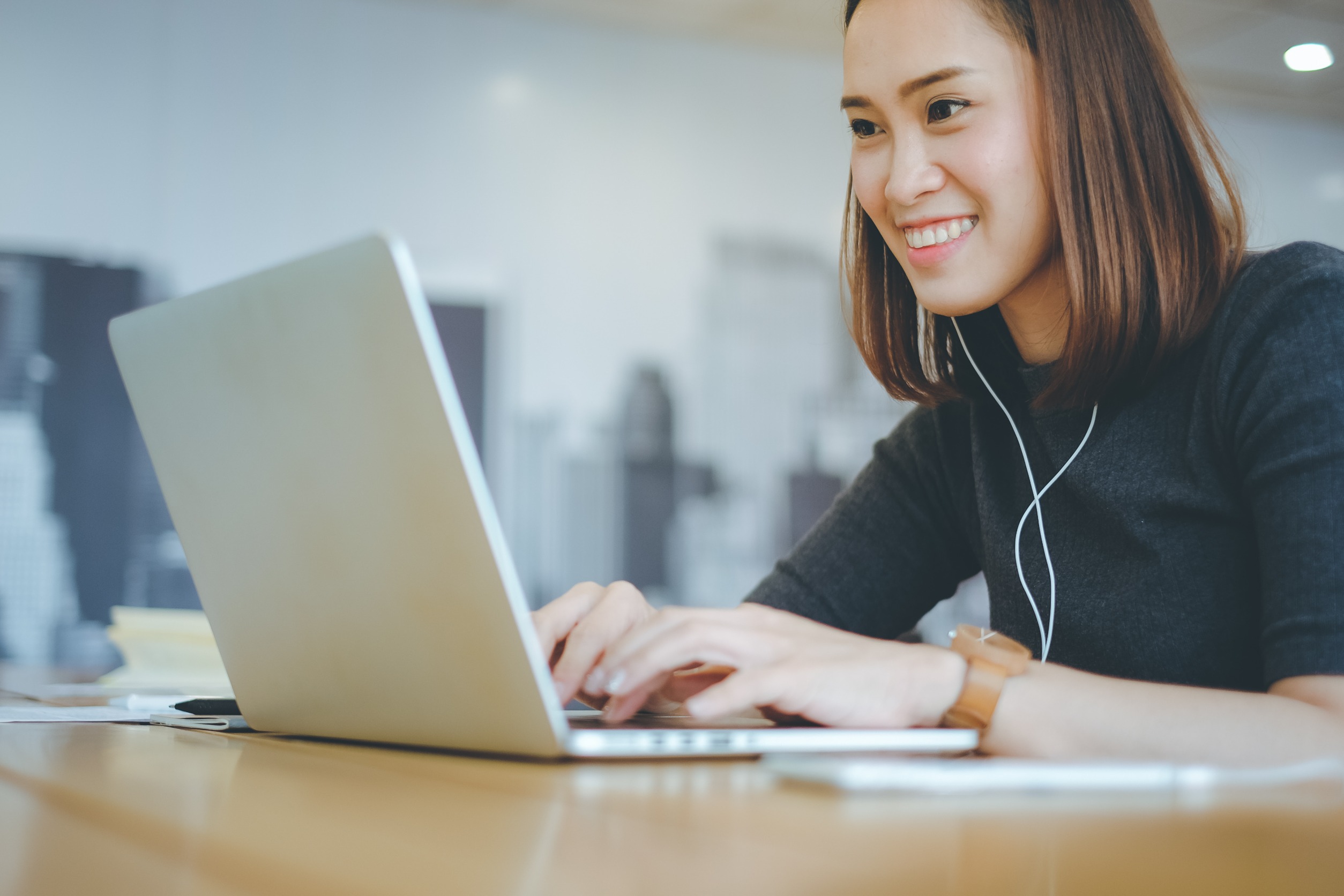 11 Easy Online Typing Jobs for Students to Make Extra Cash